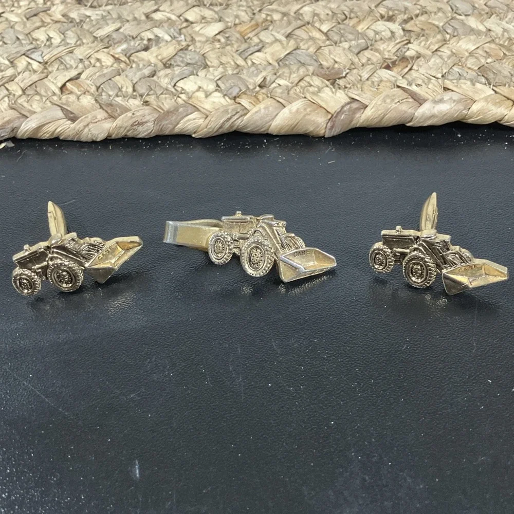 Vintage Mercury Industries Gold Colored Tractor Cufflinks & Tie Bar
